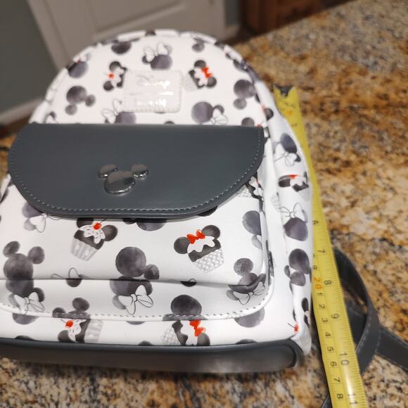 Loungefly Disney Mickey Minnie Mouse Cupcake Black & White  display picture 1